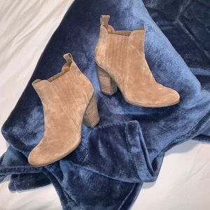 Tan boots Michael Shannon